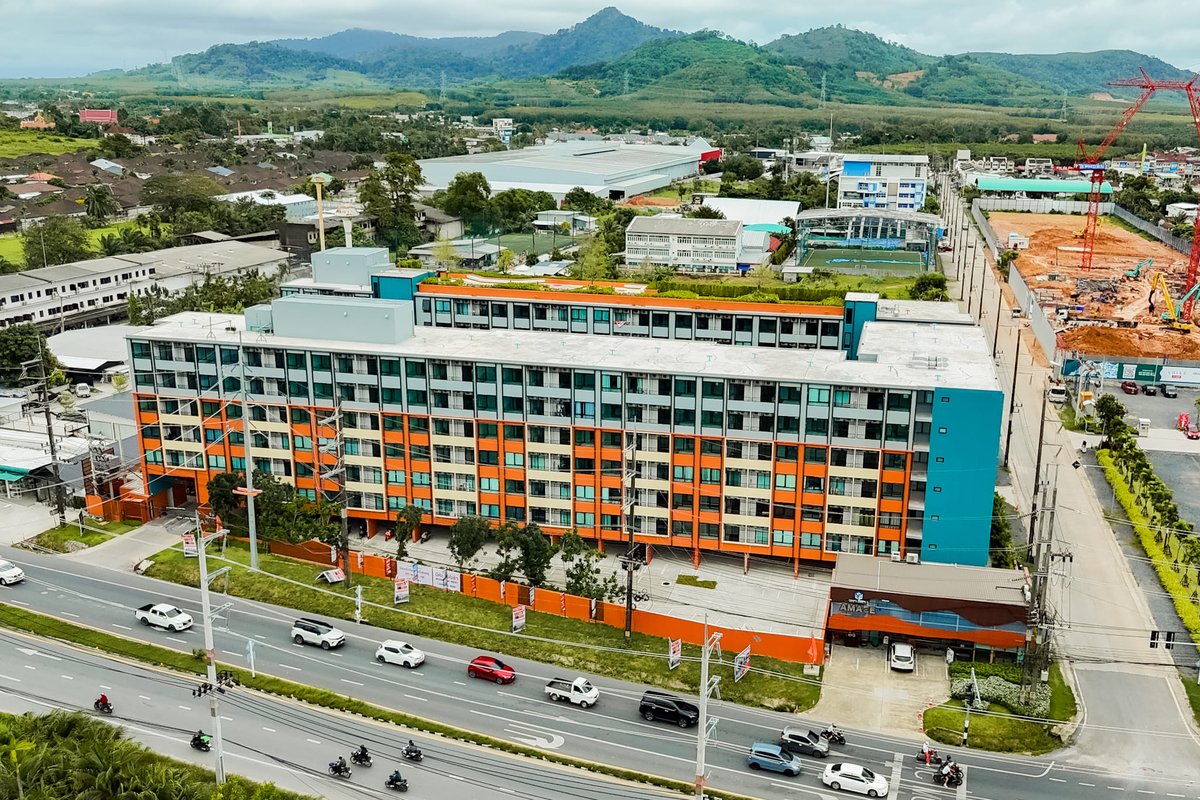 The Cube Amaze — building exterior on Srisoonthorn Road