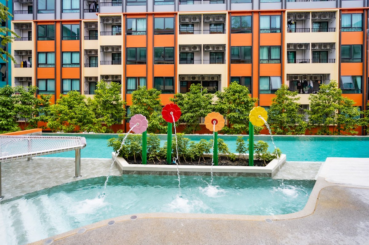 The Cube Amaze — kids' garden and water play area